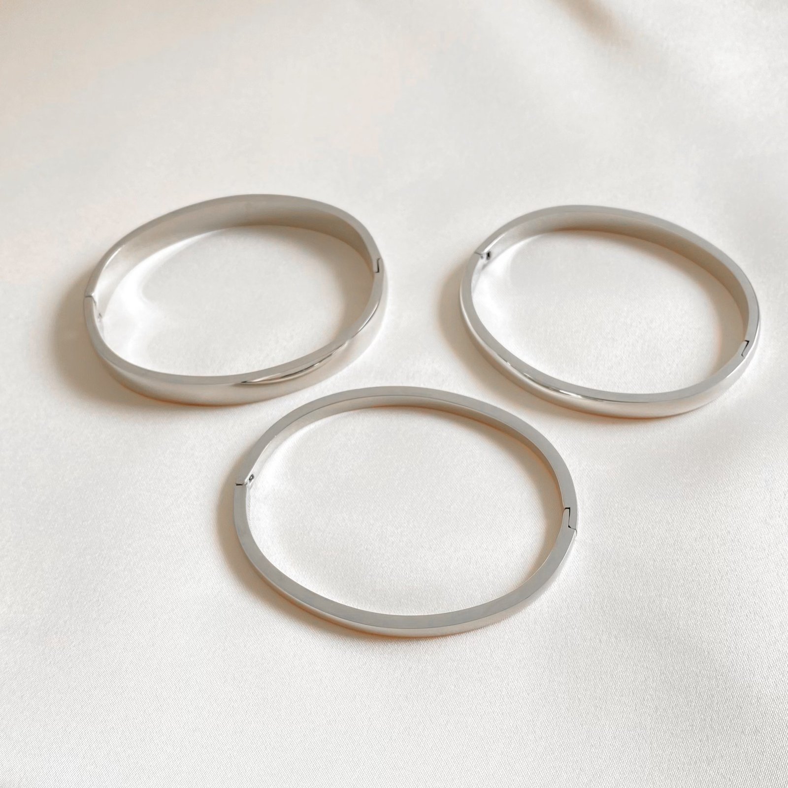 Retro Minimalistic Buckle Simple Bracelet Gold Bracelet - Image 8